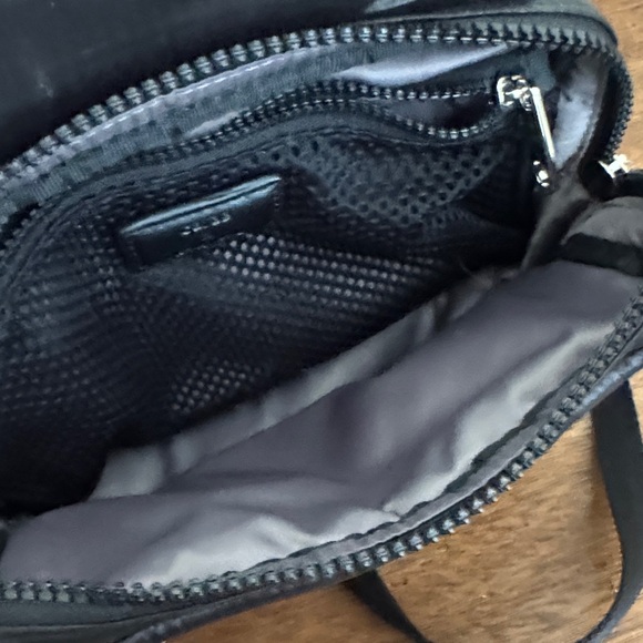Athleta x Caraa Convertible Puffer Bag - Picture 8 of 9